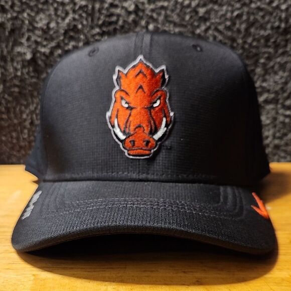Nike Arkansas Razorbacks Stretchfit Hat - New - Picture 1 of 9